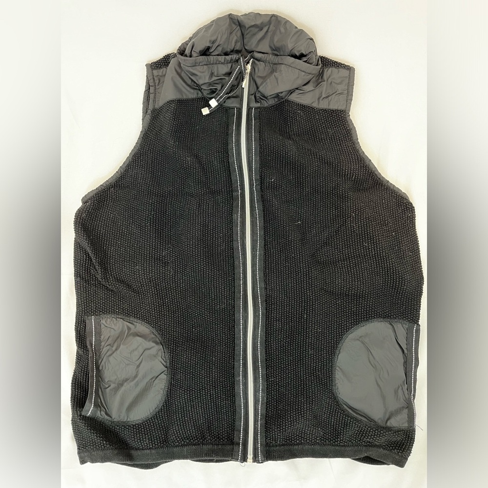 Excellent Pre-Owned Condition Sz 2 Zenergy By Chico’s Vest